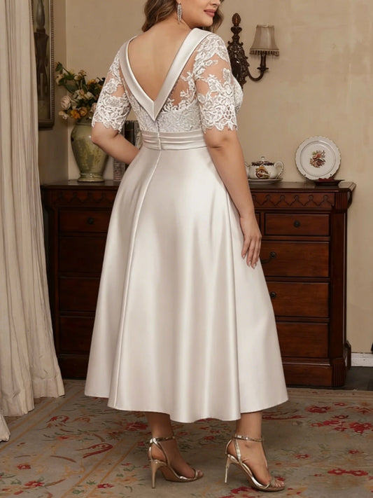 A-Line/Princess Scoop Satin Plus Size Mother of the Bride Dresses Lace Half Sleeves Tea-Length