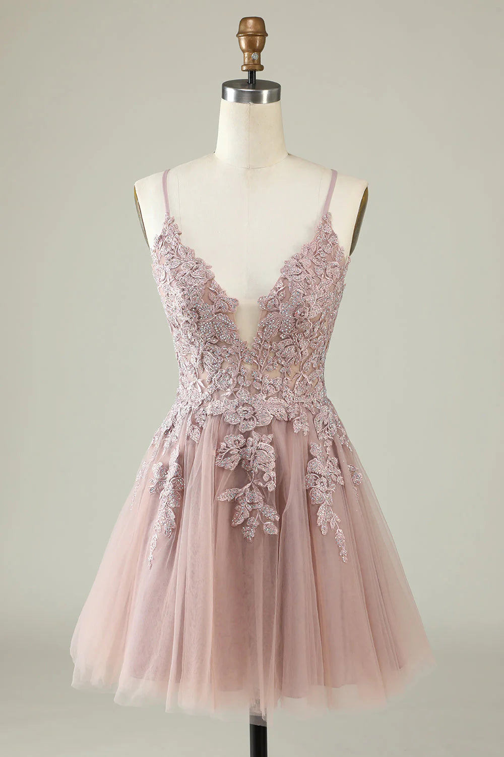 Spaghetti Straps Tulle Light Purple Short Homecoming Dress with Appliques