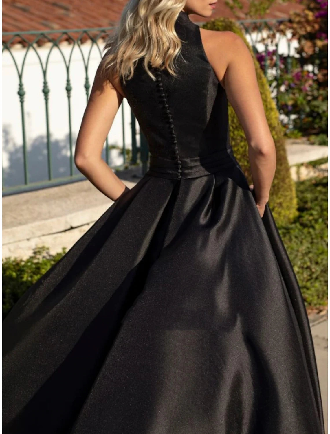 A-Line Evening Gown Party Dress Elegant Dress Formal Fall Sweep / Brush Train Sleeveless V Neck Satin with Pleats dress