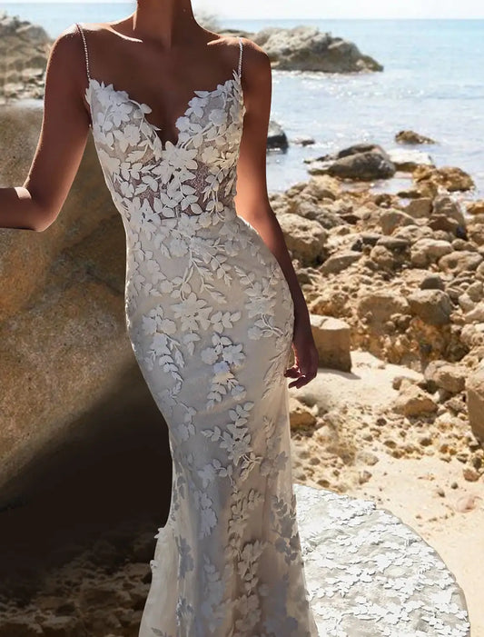 Beach Boho Wedding Dresses Mermaid / Trumpet Camisole V Neck Spaghetti Strap Chapel Train Lace Bridal Gowns With Lace Appliques