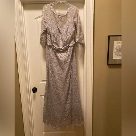 Sheath/Column Lace Sash/Ribbon/Belt Scoop 3/4 Sleeves Floor-Length Mother of the Bride Dresses