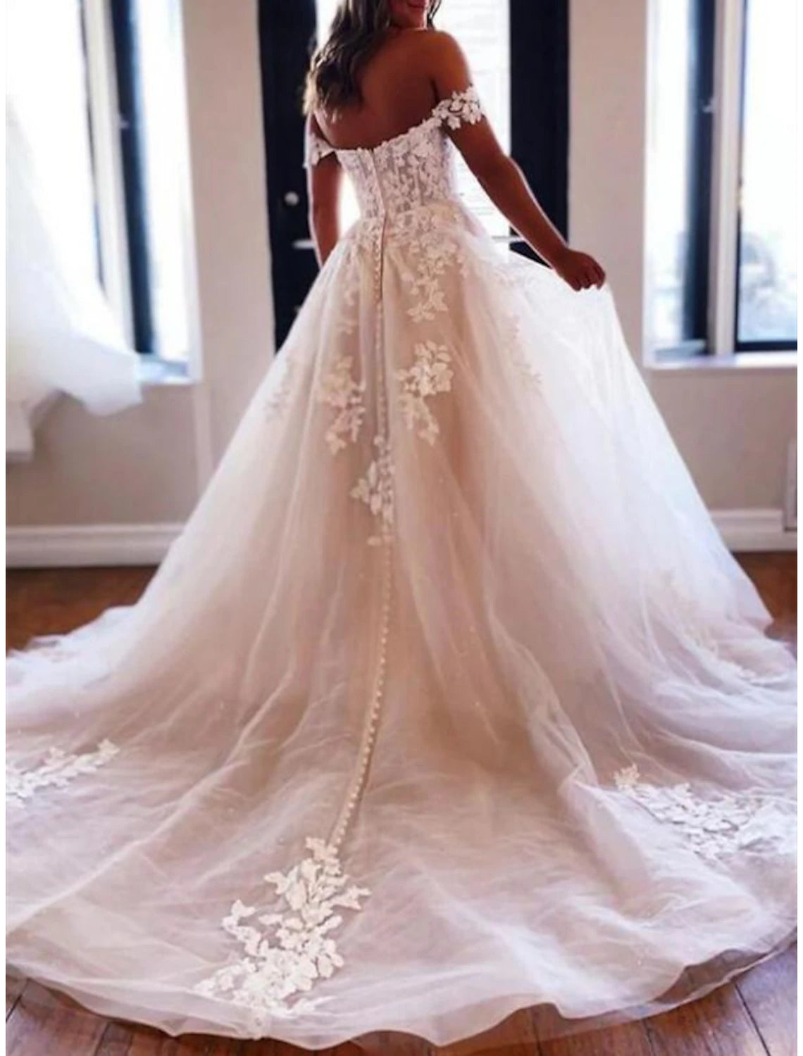 Engagement Formal Wedding Dresses Ball Gown Off Shoulder Cap Sleeve Chapel Train Lace Bridal Gowns With Buttons Appliques