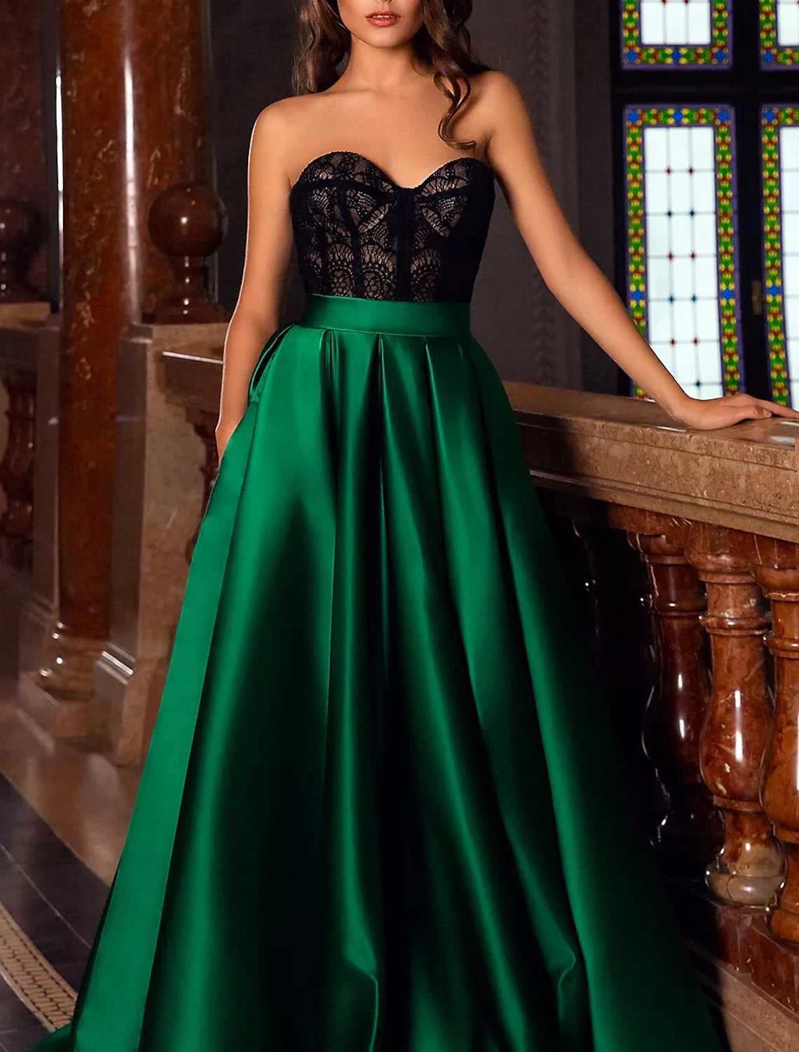 A-Line Chrismas Dress Evening Gown Vintage Dress Red Green Dress Engagement Court Train Sleeveless Sweetheart Pocket Satin with Slit Embroidery Pocket dress