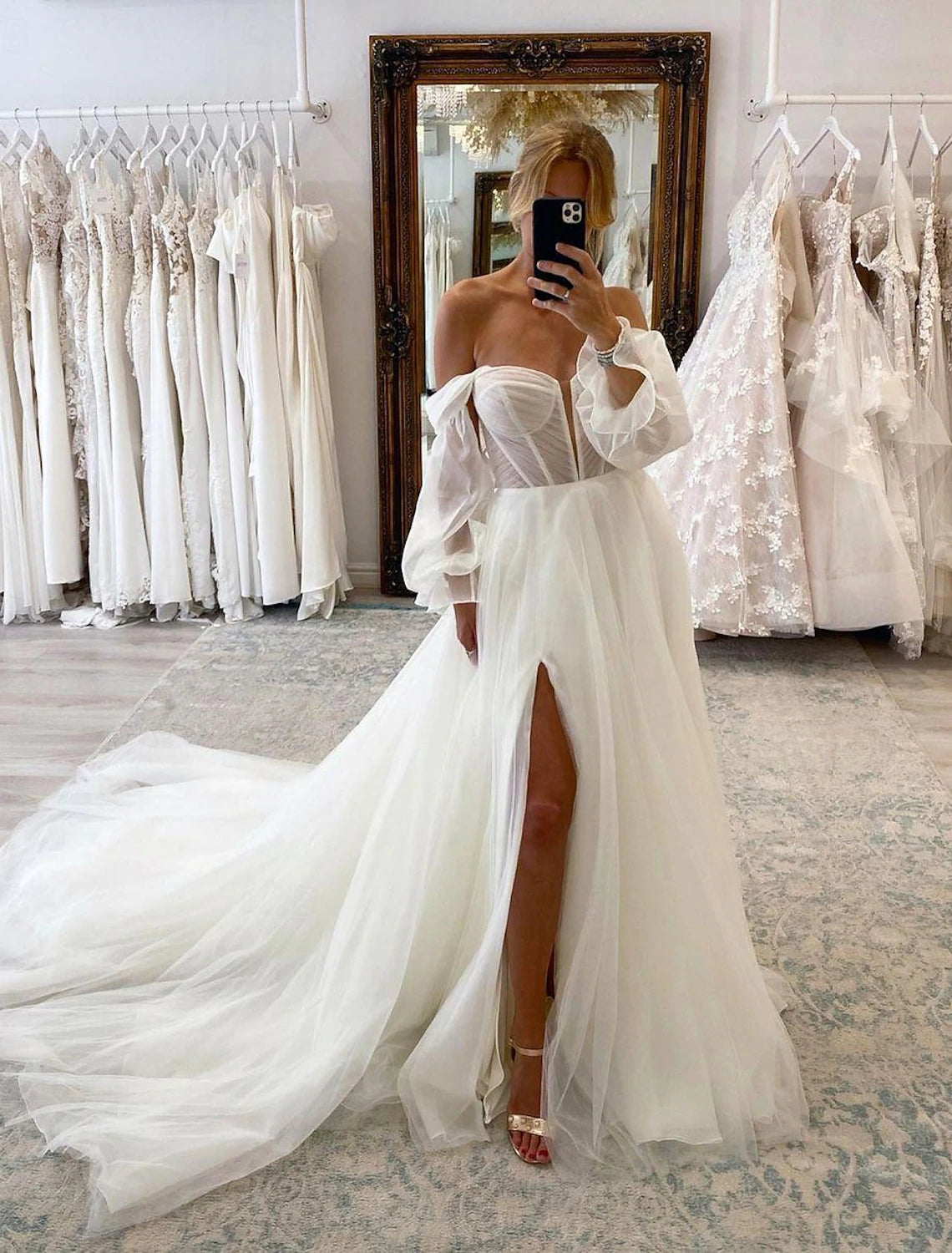 Wedding Dresses A-Line Off Shoulder Long Sleeve Court Train Chiffon Bridal Gowns With Ruched