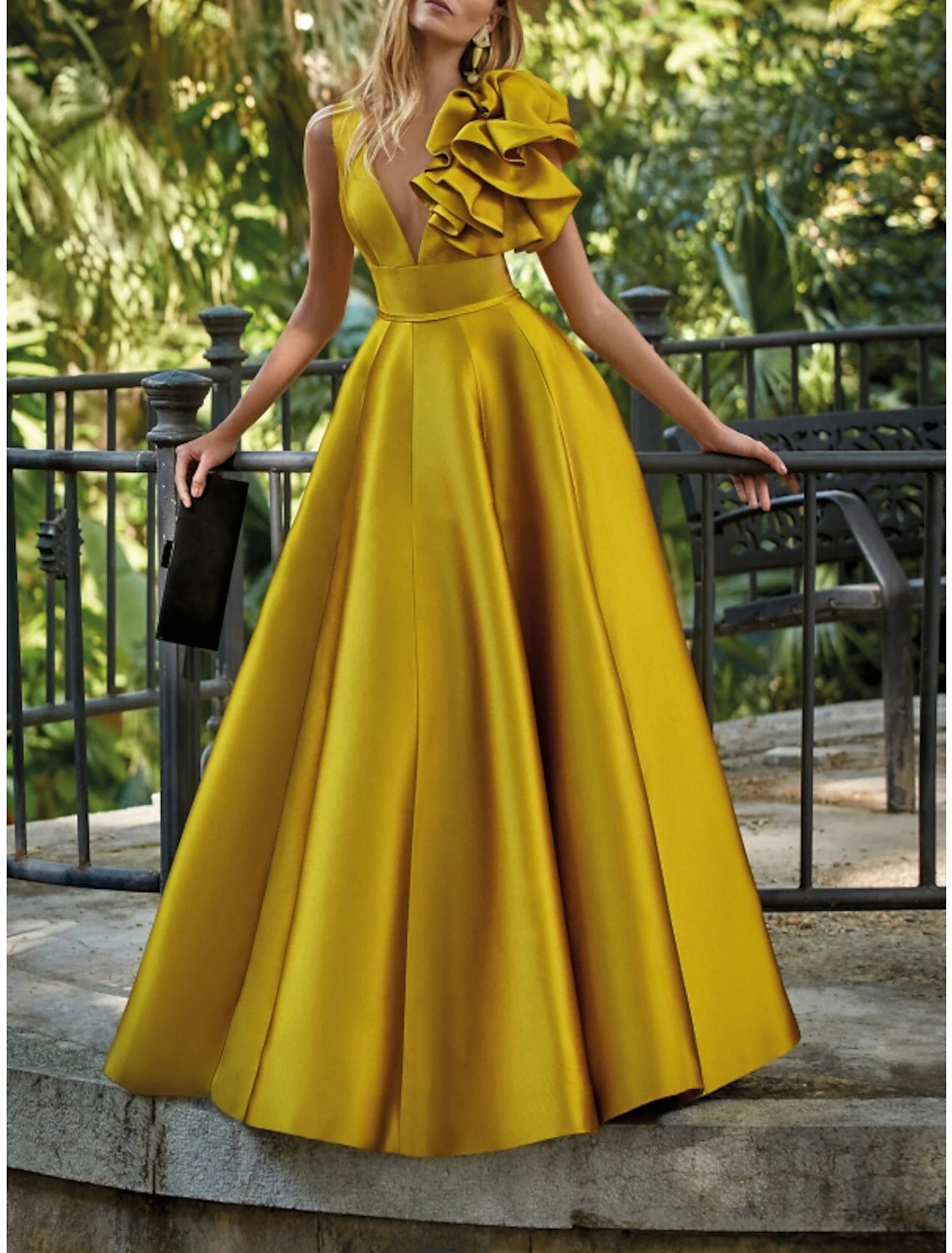 A-Line Evening Gown Elegant Dress Formal Wedding Guest Floor Length Sleeveless V Neck Satin with Shouder Flower dress