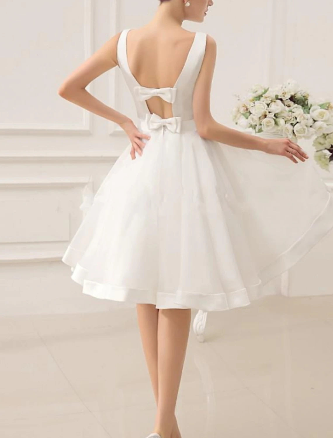 Reception Vintage  Little White Dresses Wedding Dresses A-Line Scoop Neck Sleeveless Knee Length Satin Bridal Gowns With Bow(s)