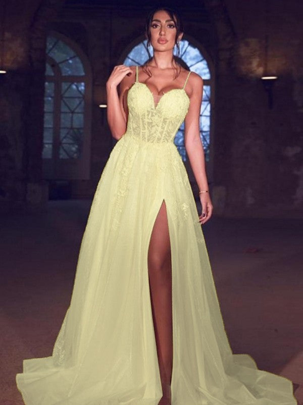 A-Line/Princess Lace Applique Sweetheart Sleeveless Sweep/Brush Train Dresses